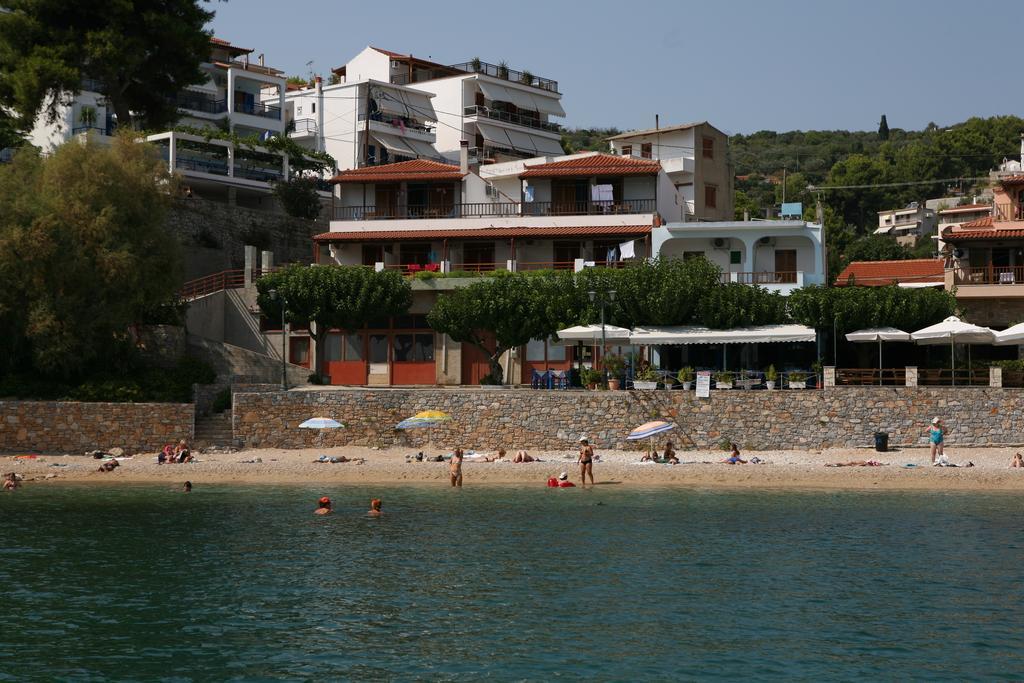 Hotel Ostria à Patitírion Extérieur photo