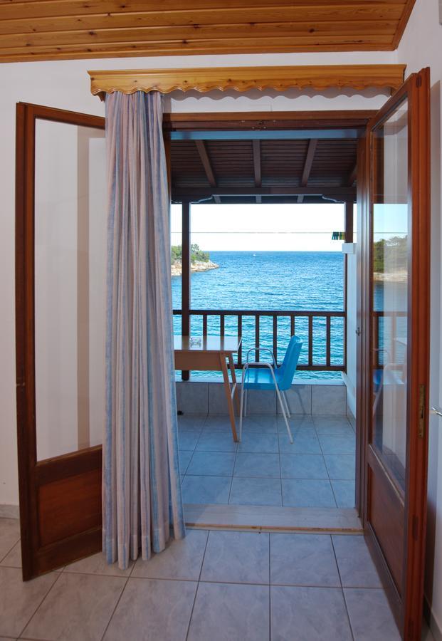 Hotel Ostria à Patitírion Extérieur photo